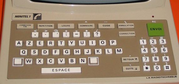 Un clavier de minitel norme 1 (source photo flickr, © chrisj_98)